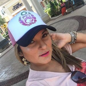 Meet your Posher, Mariela